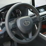 روکش فرمان دوختنی تویوتا راوفور Toyota RAV4 برند R-1082) ECCCO)